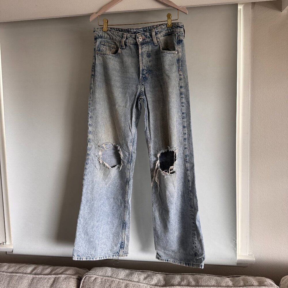 Light Wash Distressed Boyfriend Jeans for Women